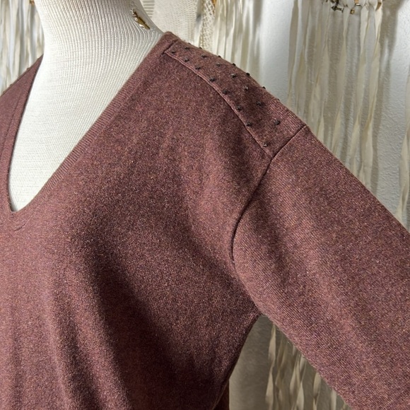 Brunello Cucinelli Cinnamon Colored Cashmere V-Neck Sweater Size M - Picture 2 of 12